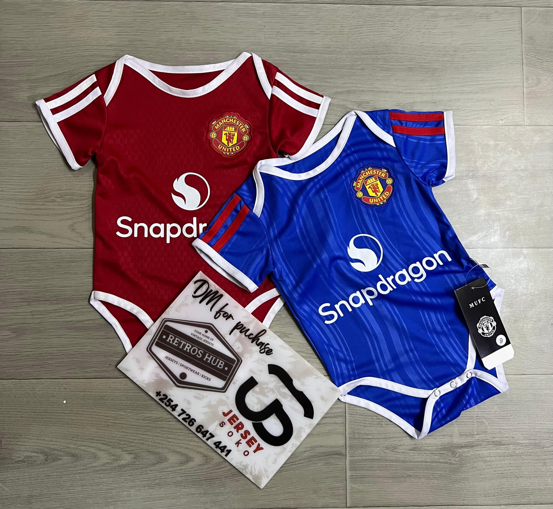 Manchester United Infant Baby Onesie / Bodysuit Set – Home Red & Away Blue 
